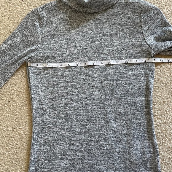 Long-sleeve turtleneck shirt from Forever 21 - Picture 8 of 10
